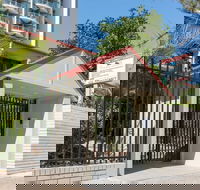 Trickett Gardens Holiday Inn - Queensland Tourism