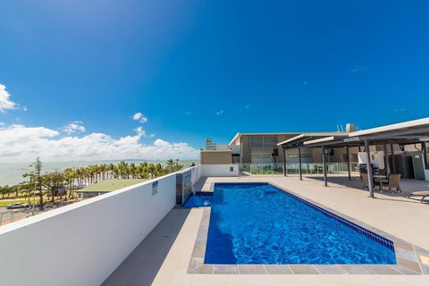 Echelon Apartments - QLD Tourism 6
