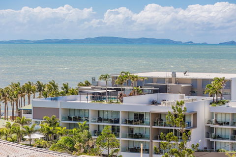 Echelon Apartments - QLD Tourism 1