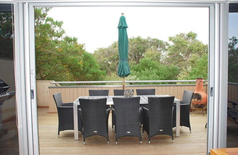 STYLISH HOLIDAY HOME OPPOSITE SURF - QLD Tourism 1