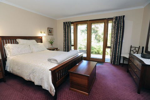 Wintarni Olives Cottage - Queensland Tourism 4