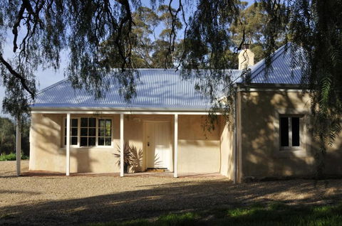 Peppermint Farm Cottage - Queensland Tourism 5