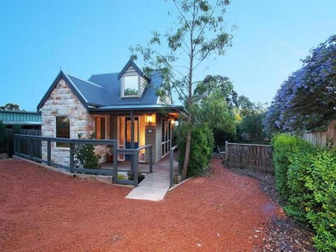 Two Truffles Cottages - QLD Tourism 6