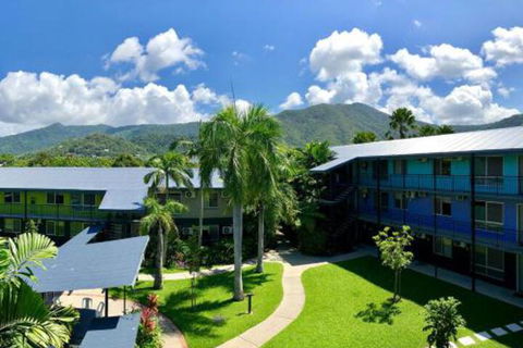 Cairns Adventure Lodge Includes All Meals Served In The Dining Hall - QLD Tourism 0