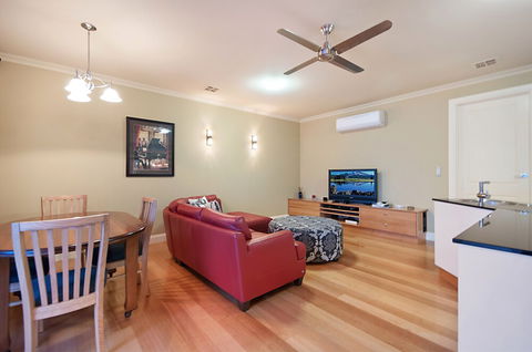 Domain Two Apartment - Queensland Tourism 2