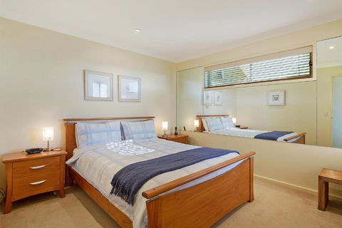 Beach Breakers Apartment Stunning Views - QLD Tourism 2