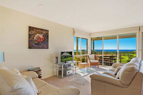 Beach Breakers Apartment Stunning Views - QLD Tourism 5
