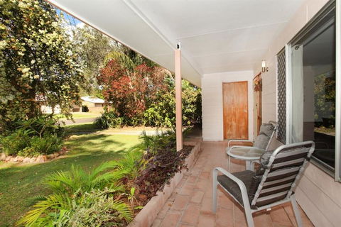 35 Santa Monica Avenue Coolum Beach Pet Friendly Linen Included - Queensland Tourism 4