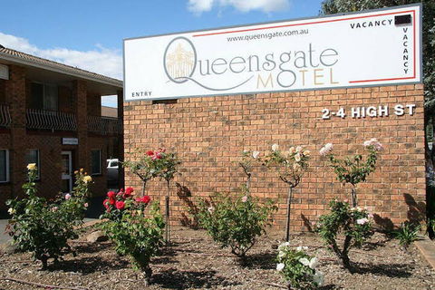 Queensgate Motel - QLD Tourism 4