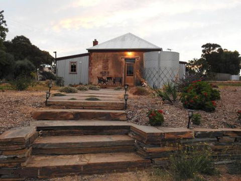 Cooks Cottage - Queensland Tourism 1