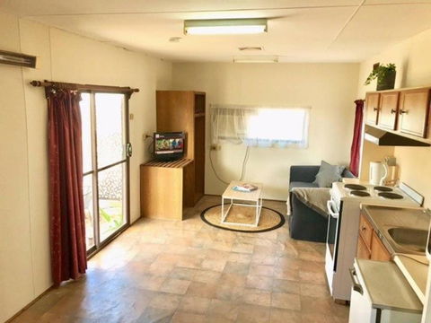 Cute Private Studio Flat With AIRCON! - Queensland Tourism 4