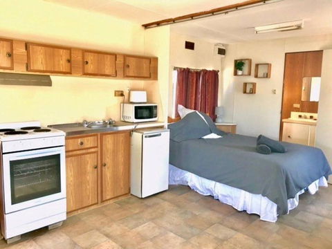 Cute Private Studio Flat With AIRCON! - Queensland Tourism 1