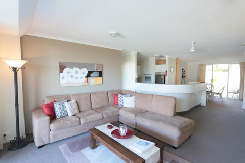 Visit The Cote DAzur In Sunshine Beach - Queensland Tourism 4