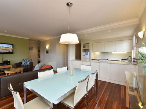 Villa Executive 2br Sangiovese Resort Condo Located Within Cypress Lakes Resort (nothing Is More Central) - Queensland Tourism 3