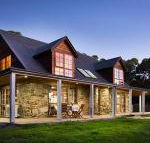 Cedar  Stone - Queensland Tourism