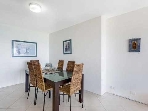 Soldiers Point Road Harbourside Unit 02 07 - QLD Tourism 3