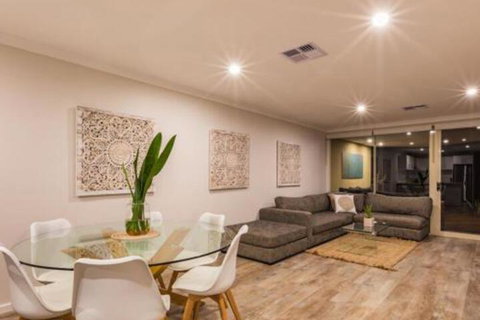 Starboard Views Kalbarri River Front Apartment - QLD Tourism 4