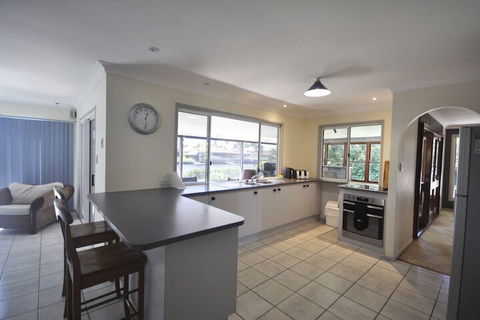 Bribie Island Canal Holiday Destination - Queensland Tourism 4
