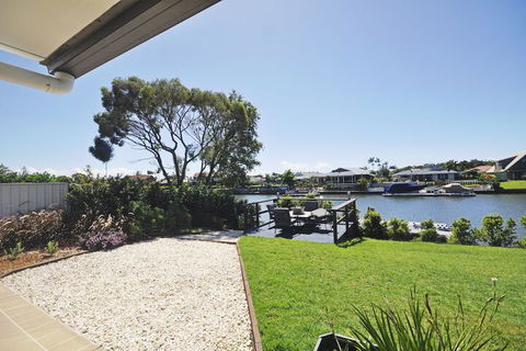 Bribie Island Canal Holiday Destination - Queensland Tourism 1