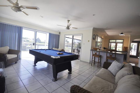 Bribie Island Canal Holiday Destination - Queensland Tourism 5