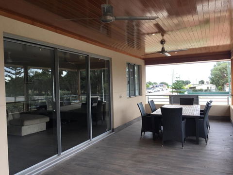 Blue Sky Apartment - Queensland Tourism 1
