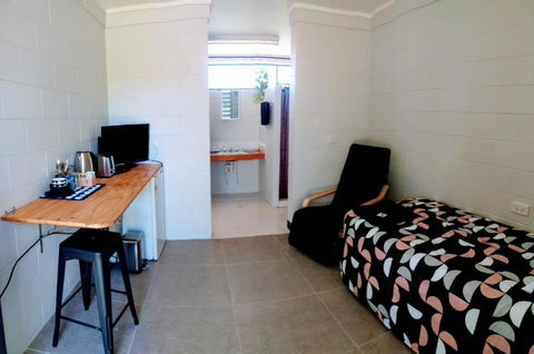 Pentland Hotel Motel - QLD Tourism 2