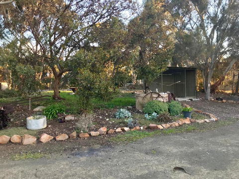 Beeâ€™s Place 3 Bedroom Home On 10 Acres Of Land With Distant Ocean Views - Queensland Tourism 3