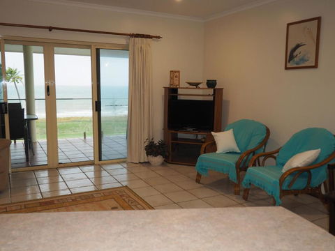 La Riviera - QLD Tourism 2