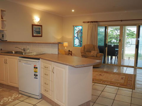 La Riviera - QLD Tourism 5