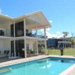 La Riviera - QLD Tourism 0