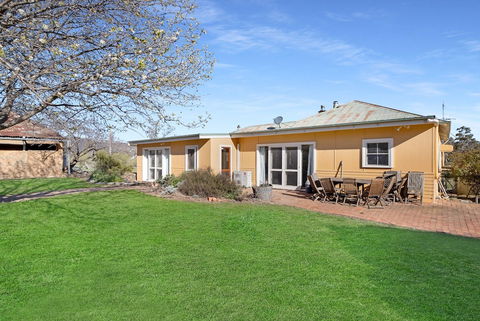 Lone Pine Farmhouse - Queensland Tourism 1