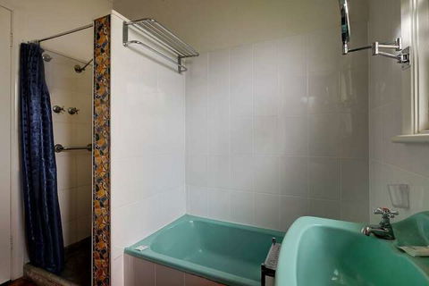 Wombat Cottage - Queensland Tourism 5