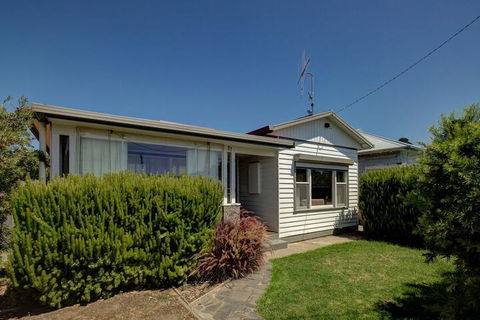 Wombat Cottage - Queensland Tourism 2