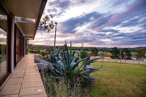 Belmont New England - QLD Tourism 4