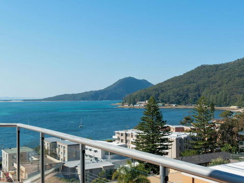 Views Views & More Views Sub Penthouse In Shoal Bay - Queensland Tourism 3