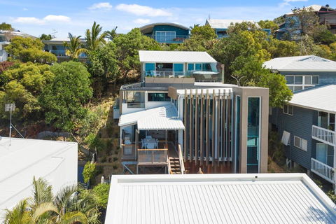 Architectural Masterpiece Sunshine Beach - Queensland Tourism 4