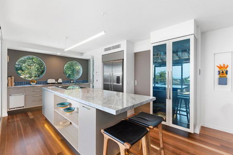 Architectural Masterpiece Sunshine Beach - Queensland Tourism 5