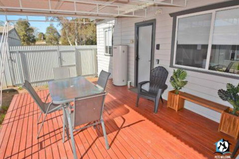 Just Renovated 2BR Cottage In Heart Of Wentworth - QLD Tourism 1