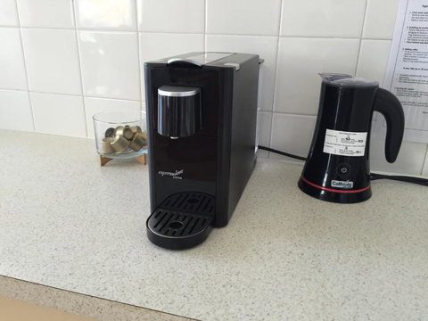 Jewel Of The South Beachfront Holiday Rental - QLD Tourism 3