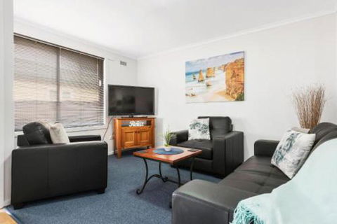 Elkie Villa 2 Bedroom Unit Burnie - Queensland Tourism 3