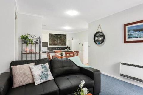 Elkie Villa 2 Bedroom Unit Burnie - Queensland Tourism 6