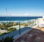 Tuscan inspired townhouse minutes from the beach - Queensland Tourism