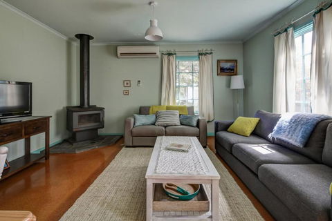 Prues Cottage Well Appointed Family Getaway - Queensland Tourism 6