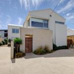 Villa Moyne Located In A Quiet Cul De Sac & Designed For Beach Families - Queensland Tourism 0
