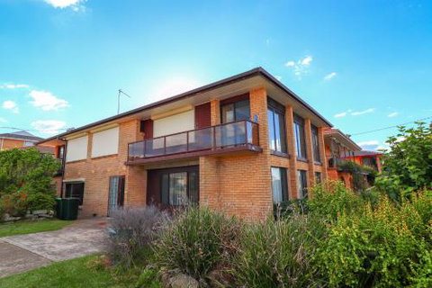 Ripples By The Sea - QLD Tourism 4