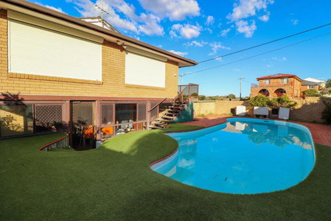 Ripples By The Sea - QLD Tourism 5