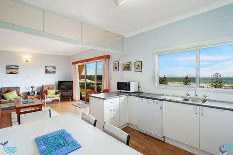 22 Dulling Street Beach House - QLD Tourism 2