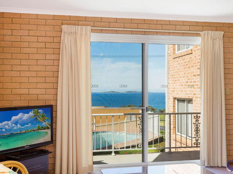 Countess Court Unit Great Ocean Views - QLD Tourism 2