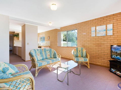 Countess Court Unit Great Ocean Views - QLD Tourism 6