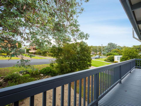 Pet Friendly Beach House At Kianga - QLD Tourism 1